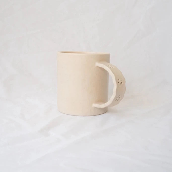 Daisy Eyelet Lace Mug