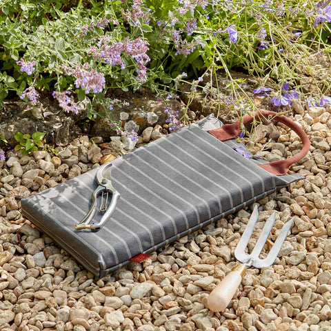 B&B Garden Kneeler Grey